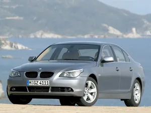 E61 (2003–2008)