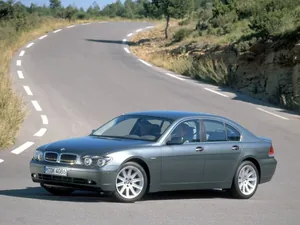 E65 (2001–2005)